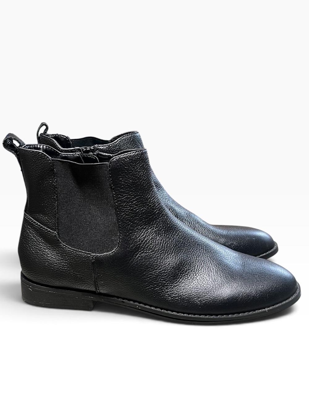 Lands’ End black leather pull on Chelsea boots minimalist